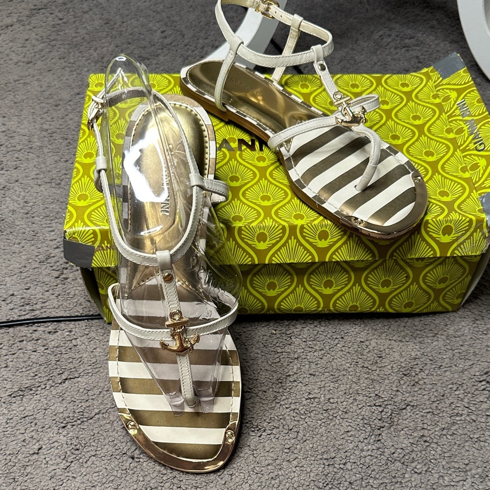 Giani Bernini White and Gold Striped Sandals